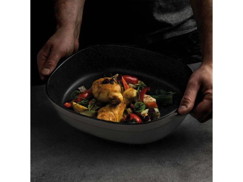 BergHOFF GEM Stoneware 13" Oval Baking Dish, 3.2qt. - Image 3