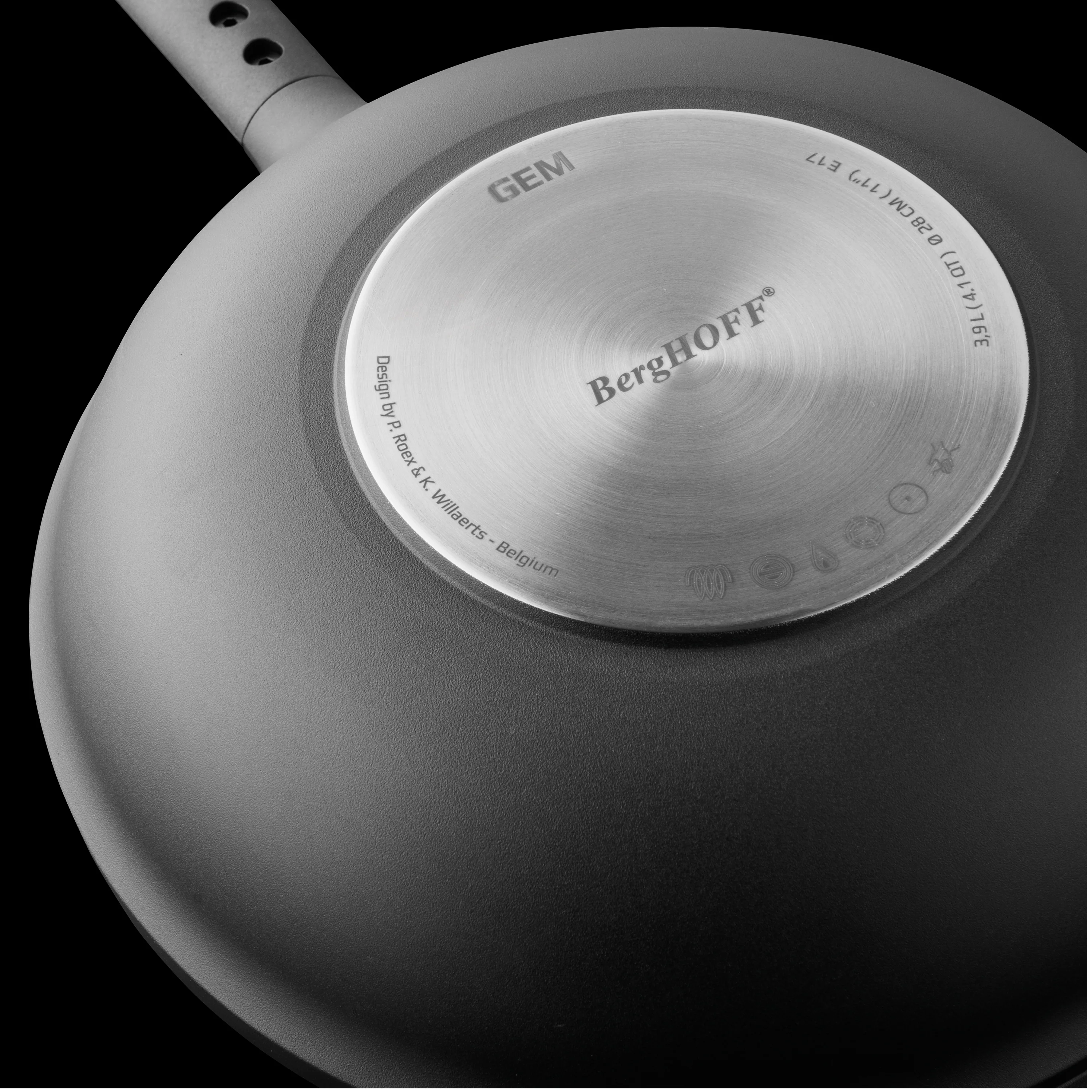 BergHOFF GEM 11" Non-stick Stir Fry Pan 4.1Qt., Black - Image 4