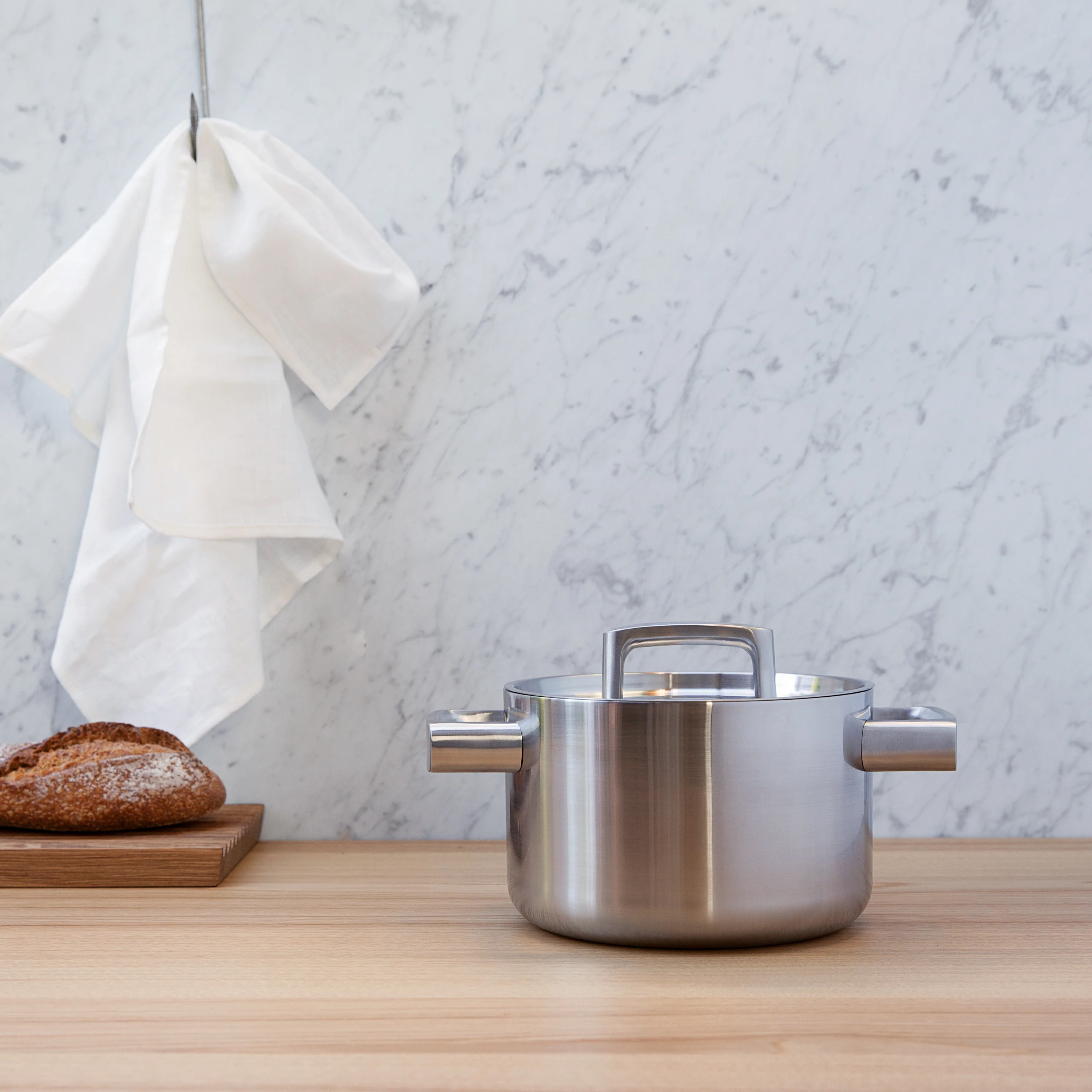 BergHOFF Ron 7" 18/10 Stainless Steel 5-Ply Covered Stock Pot 3.2Qt. - Image 3